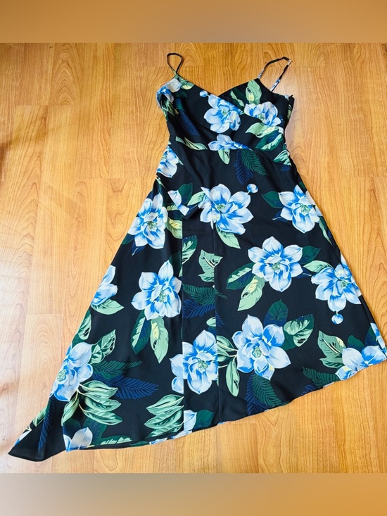 Banana Republic Women’s Black Asymmetrical Midi Floral Pattern Dress Size 2 - Picture 4 of 10